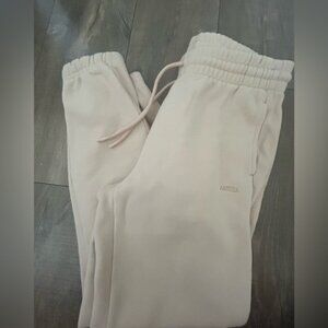 Aritzia Cream Sweatpants NWOT